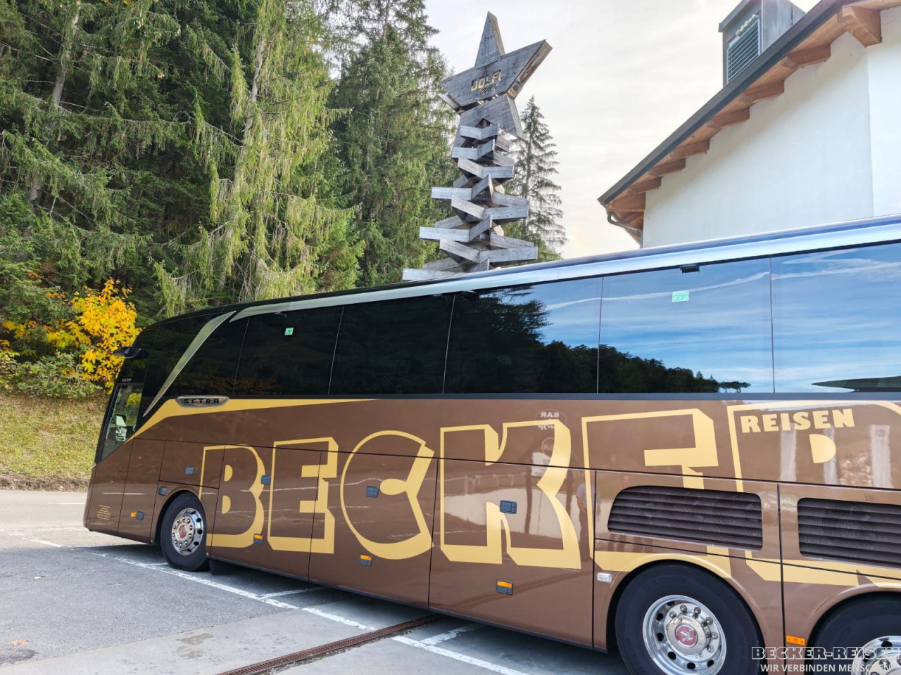 b2ap3_large_becker-bus-dolomiten F&uuml;nf Tage S&uuml;dtirol: Dolomitenblicke, Bozen und Sonne am Kalterer See - Reisejournal