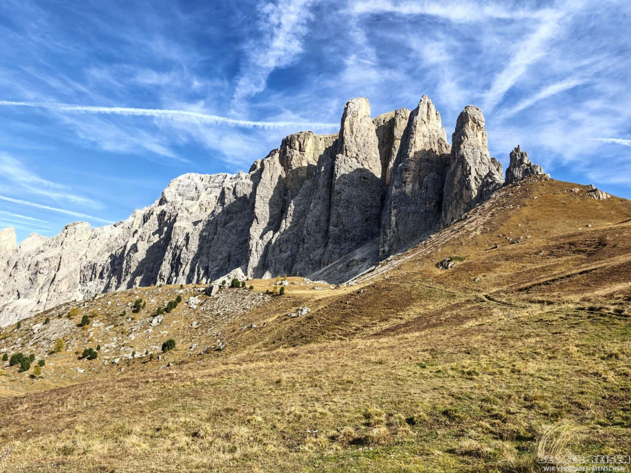 b2ap3_large_dolomiten-felsmassiv F&uuml;nf Tage S&uuml;dtirol: Dolomitenblicke, Bozen und Sonne am Kalterer See - Reisejournal