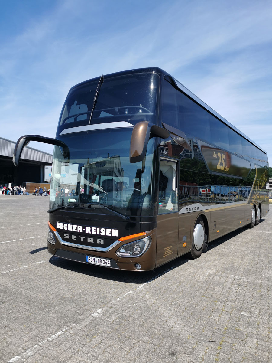 bus-hochformat Becker-Reisen | &Uuml;ber uns